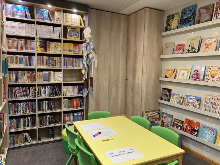 Biblioteca Cadrete