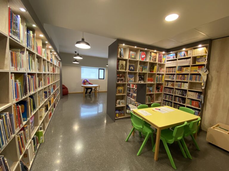 Biblioteca Cadrete