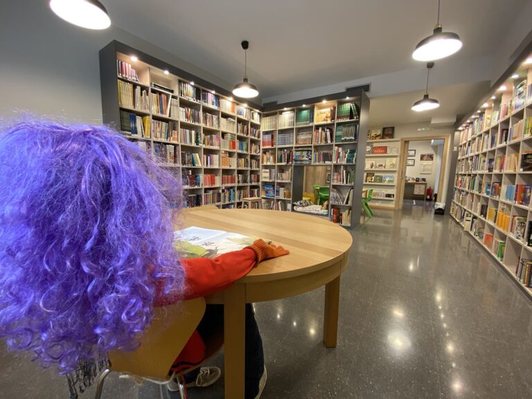 Biblioteca Cadrete