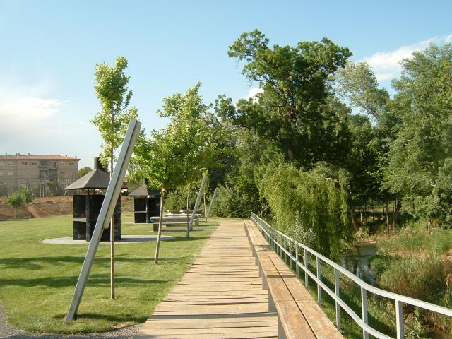 Zona de barbacoas en Cadrete